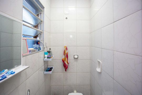 Banheiro da Suíte de casa à venda com 4 quartos, 100m² em Centro, Diadema