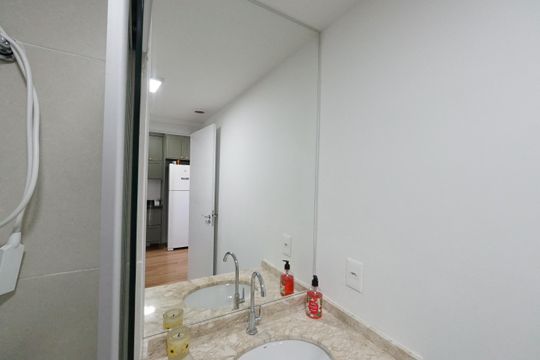 Banheiro de apartamento para alugar com 1 quarto, 27m² em Vila São José, São Paulo