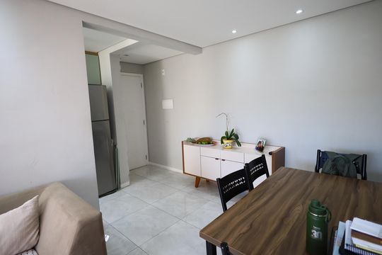 Sala de apartamento à venda com 2 quartos, 51m² em Jardim Roberto, Osasco