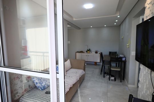Sala de apartamento à venda com 2 quartos, 51m² em Jardim Roberto, Osasco
