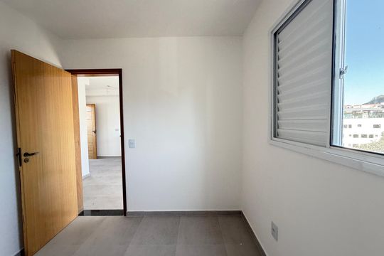 Apartamento para alugar com 2 quartos, 40m² em Vila Bertioga, São Paulo