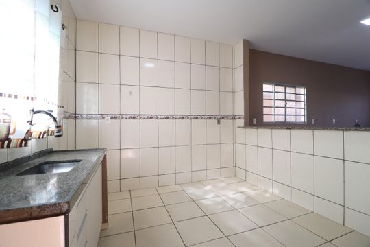 Cozinha de casa para alugar com 3 quartos, 200m² em Jardim das Palmeiras, Uberlândia