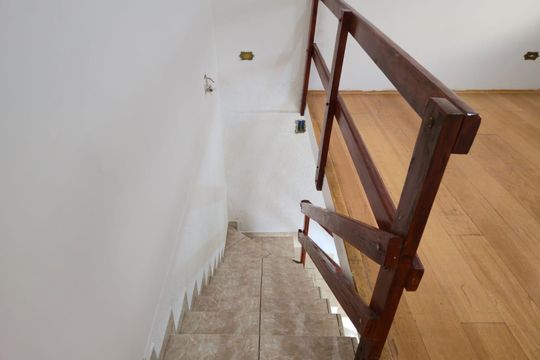 Escada  de casa para alugar com 1 quarto, 30m² em Jardim Adriana, Guarulhos