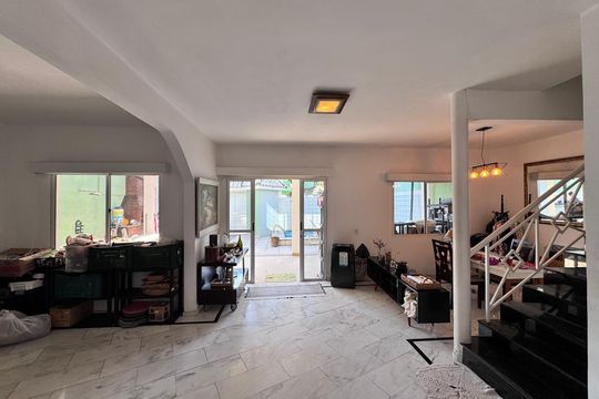 Sala de casa de condomínio à venda com 3 quartos, 190m² em Vargem Pequena, Rio de Janeiro