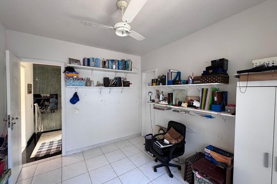 Quarto de casa de condomínio à venda com 3 quartos, 190m² em Vargem Pequena, Rio de Janeiro