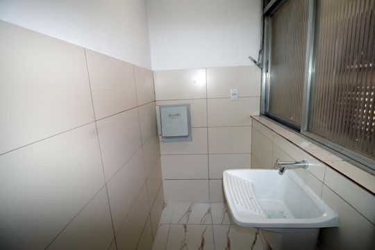 Área de Serviço de apartamento para alugar com 2 quartos, 75m² em Vicente de Carvalho, Rio de Janeiro