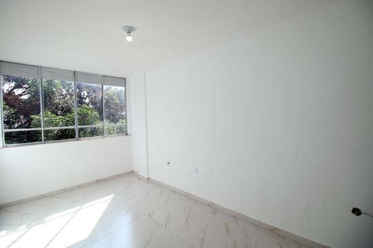 Sala de apartamento para alugar com 2 quartos, 75m² em Vicente de Carvalho, Rio de Janeiro