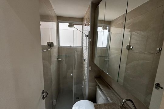Banheiro de apartamento à venda com 2 quartos, 38m² em Vila Santos, São Paulo