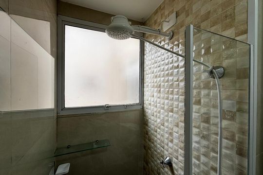 Banheiro de apartamento à venda com 2 quartos, 38m² em Vila Santos, São Paulo