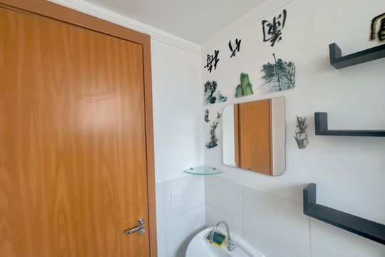 Banheiro de apartamento para alugar com 2 quartos, 37m² em Água Chata, Guarulhos