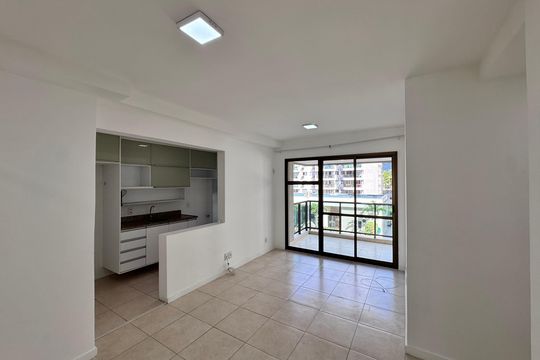 Sala de apartamento à venda com 2 quartos, 62m² em Recreio dos Bandeirantes, Rio de Janeiro