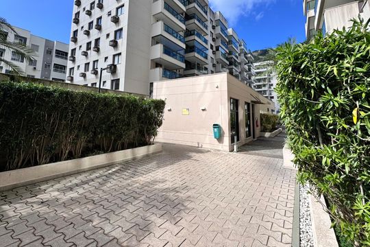 Fachada de apartamento à venda com 2 quartos, 62m² em Recreio dos Bandeirantes, Rio de Janeiro