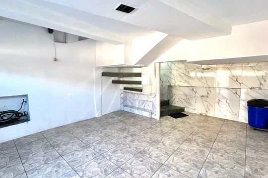 Garagem de casa à venda com 3 quartos, 180m² em Jardim Santa Mena, Guarulhos