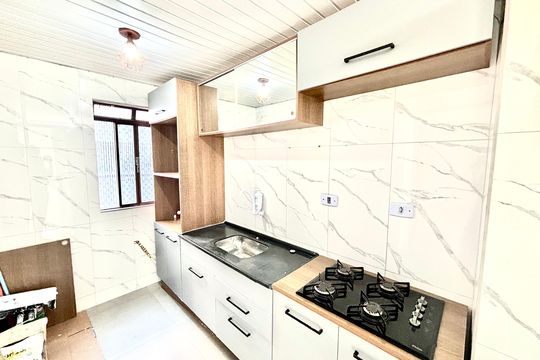 Cozinha  de apartamento para alugar com 2 quartos, 53m² em Vila Silvia, São Paulo