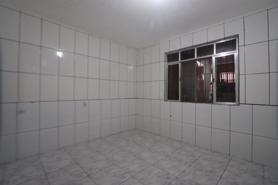 Sala de casa para alugar com 1 quarto, 48m² em Fazenda da Juta, São Paulo