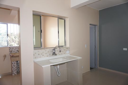 Casa para alugar com 2 quartos, 35m² em Jardim Dom Jose, Embu das Artes