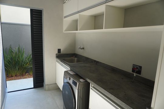 Área de Serviço de casa de condomínio à venda com 2 quartos, 330m² em Residencial Quatro (alphaville), Santana de Parnaíba