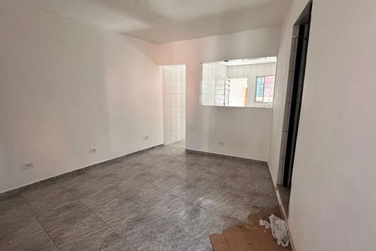 Casa para alugar com 1 quarto, 40m² em Cidade Ipava, São Paulo