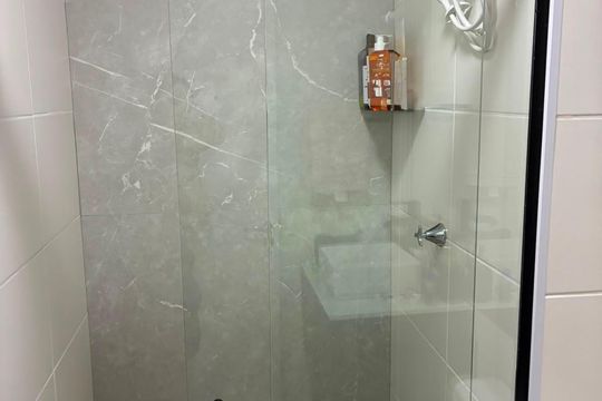 Banheiro de apartamento à venda com 1 quarto, 30m² em Bom Retiro, São Paulo