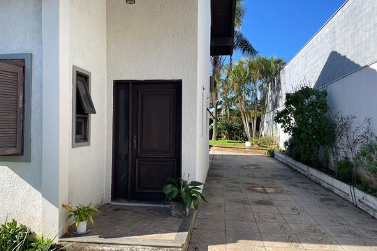 Casa para alugar com 3 quartos, 300m² em Barnabé, Gravataí