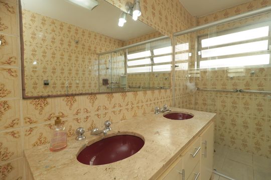 Banheiro de apartamento à venda com 3 quartos, 136m² em Vila Mariana, São Paulo