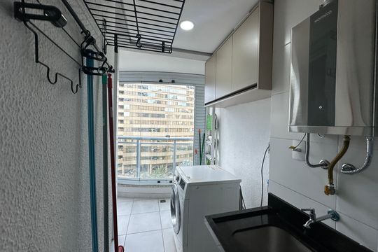 Área de Serviço de apartamento para alugar com 2 quartos, 70m² em Empresarial 18 do Forte, Barueri
