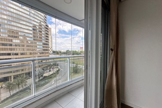 Varanda de apartamento para alugar com 2 quartos, 70m² em Empresarial 18 do Forte, Barueri