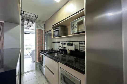 Cozinha de apartamento para alugar com 2 quartos, 70m² em Empresarial 18 do Forte, Barueri