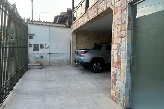 Garagem de casa para alugar com 3 quartos, 100m² em Planalto, Belo Horizonte