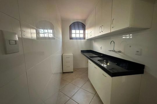 Cozinha de casa para alugar com 3 quartos, 100m² em Planalto, Belo Horizonte