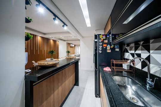 Cozinha de apartamento à venda com 3 quartos, 96m² em Vila Brasilio Machado, São Paulo