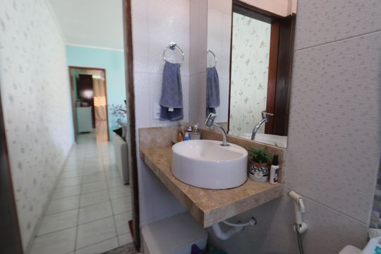 Banheiro de casa à venda com 2 quartos, 63m² em Parque Santa Madalena, São Paulo