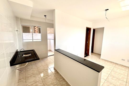 Cozinha  de apartamento à venda com 2 quartos, 38m² em Cidade Patriarca, São Paulo