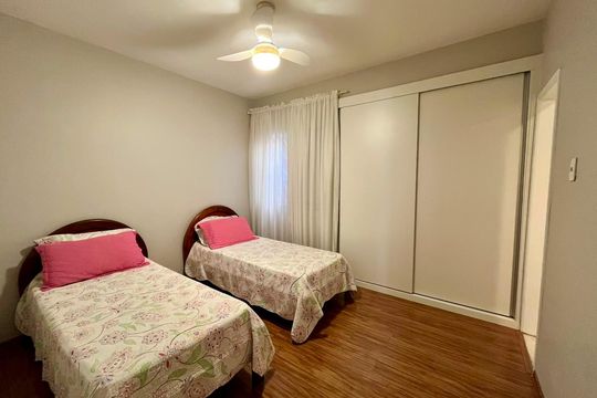 Quarto de apartamento à venda com 3 quartos, 110m² em Coracao de Jesus, Belo Horizonte