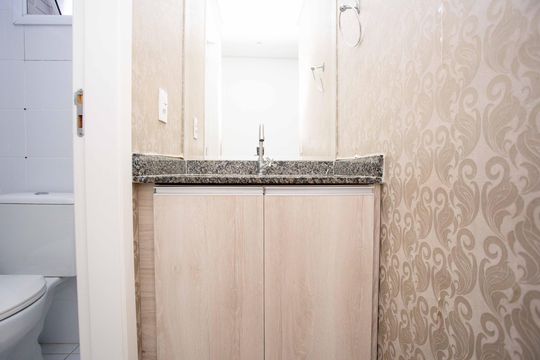 Banheiro de apartamento para alugar com 2 quartos, 56m² em Centro, Diadema