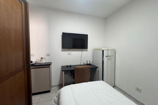 Quarto de kitnet/studio para alugar com 1 quarto, 14m² em Presidente Altino, Osasco