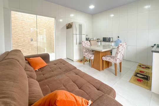 Sala de TV de casa para alugar com 1 quarto, 42m² em São João do Rio Vermelho, Florianópolis
