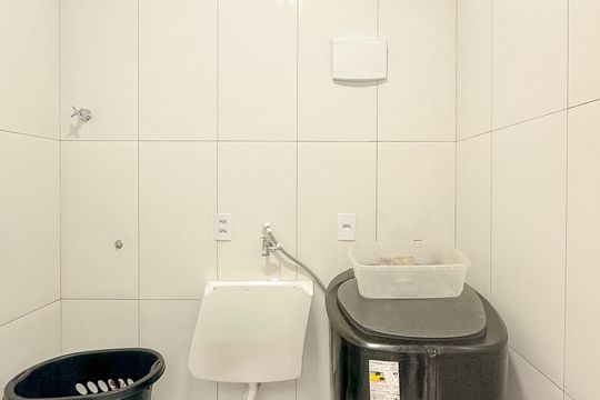 Lavanderia de casa para alugar com 1 quarto, 42m² em São João do Rio Vermelho, Florianópolis
