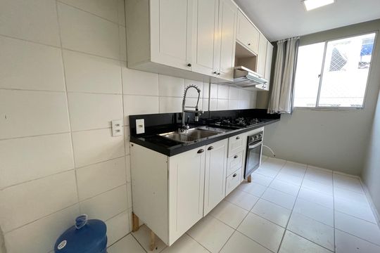 Banheiro de apartamento para alugar com 2 quartos, 45m² em Parque Ipe, São Paulo