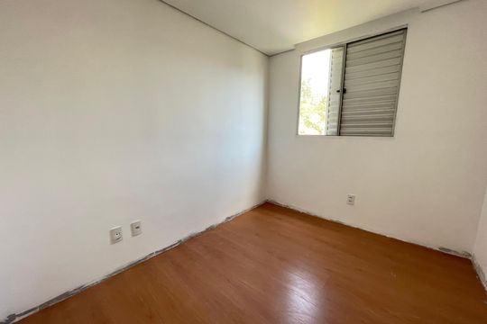 Quarto 2 de apartamento para alugar com 2 quartos, 45m² em Parque Ipe, São Paulo