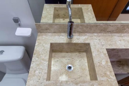 Banheiro de casa de condomínio para alugar com 2 quartos, 87m² em Chácara Primavera, Campinas