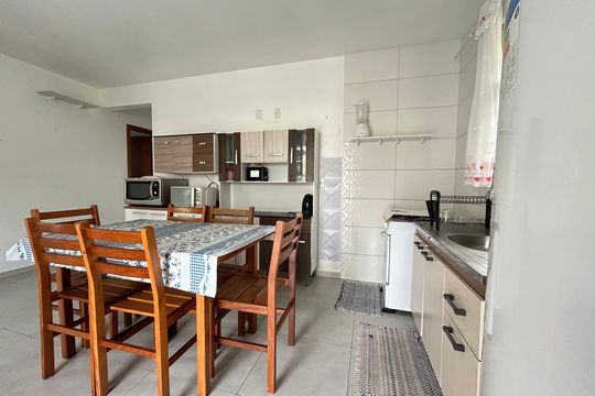 Cozinha de apartamento para alugar com 2 quartos, 80m² em Barra da Lagoa, Florianópolis