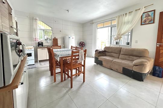 Sala de apartamento para alugar com 2 quartos, 80m² em Barra da Lagoa, Florianópolis