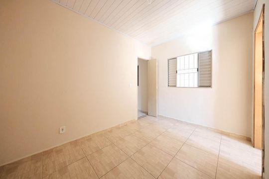 Quarto 2 de casa para alugar com 3 quartos, 120m² em Vila Ré, São Paulo