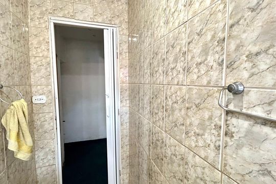 Banheiro 1 de casa à venda com 2 quartos, 150m² em Parque Santo Antonio, Guarulhos