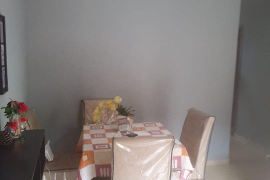 Sala de casa à venda com 4 quartos, 120m² em Curicica, Rio de Janeiro
