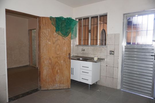 Casa para alugar com 1 quarto, 39m² em Vila Isis Cristina, Embu das Artes