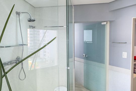 Banheiro da Suíte de apartamento para alugar com 1 quarto, 86m² em Cidade Monções, São Paulo