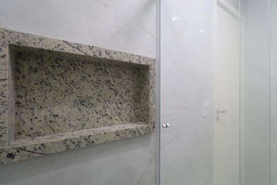 Banheiro Social de apartamento à venda com 2 quartos, 58m² em Bom Retiro, São Paulo