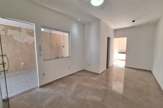 Sala de casa para alugar com 1 quarto, 72m² em Saracuruna, Duque de Caxias